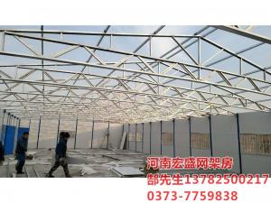 新鄉(xiāng)市經(jīng)三路與緯七路交叉口，天寶華庭工地臨建彩板房